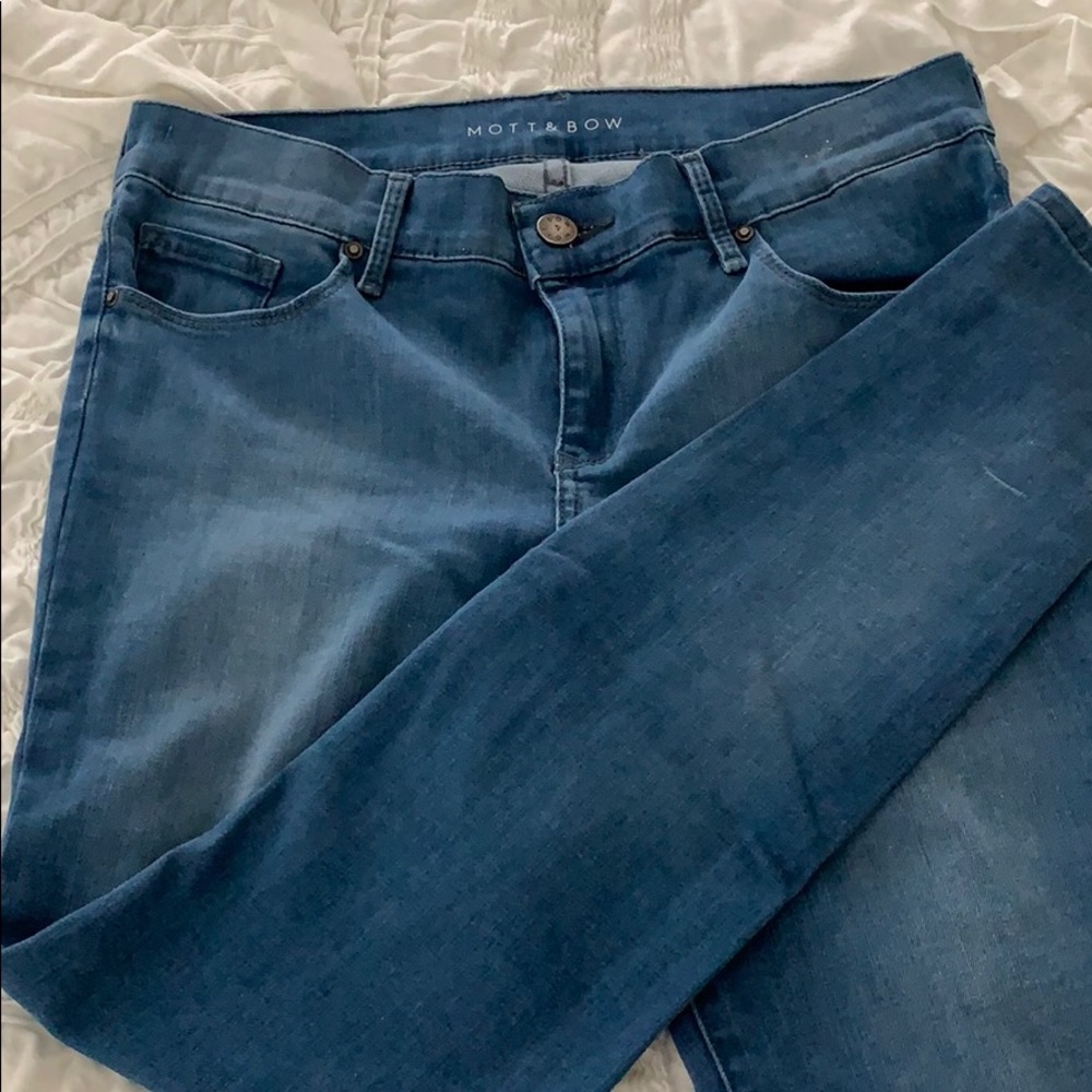 Mott & Bow midrise skinny jeans